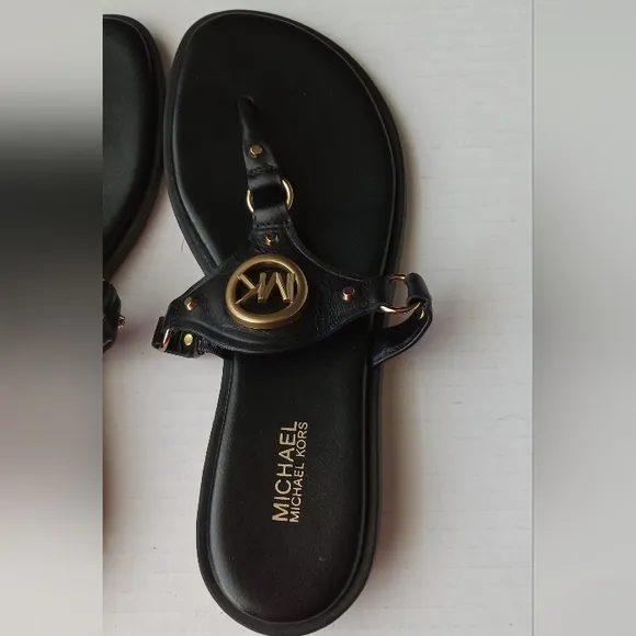 🩷💚🆕⚜️Michael Kors⚜️🩷💚Conway Womens Black Gold Sandal Leather Slip On Sz 6.5
