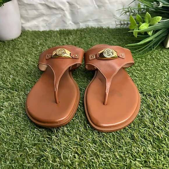 MICHAEL  KorsTilly Thong Sandal Color: Luggage$140 women size 7.5  NEW