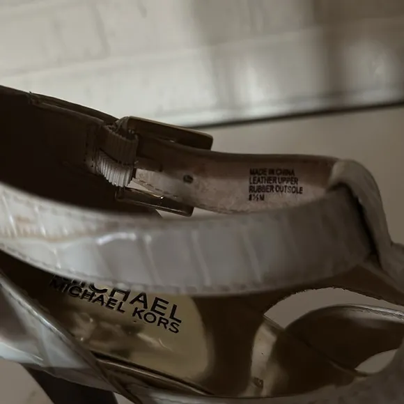 MICHAEL Michael Kors Beige Leather Platform Sandals Sz 8.5 Never Worn.So PRETTY!
