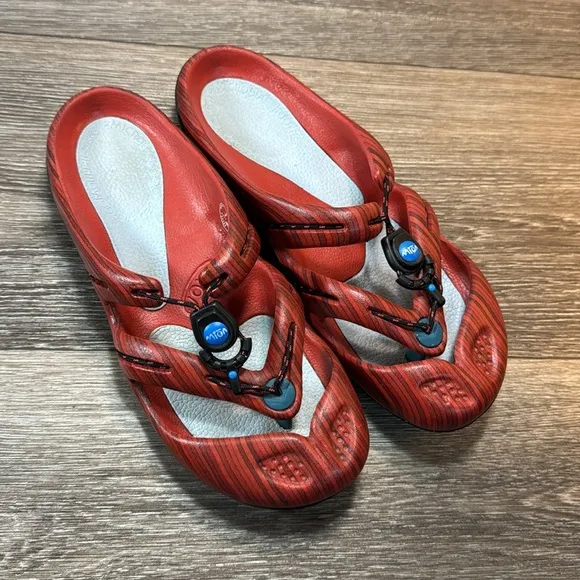 Mion red slip on sandals woman’s size 7 (b8)