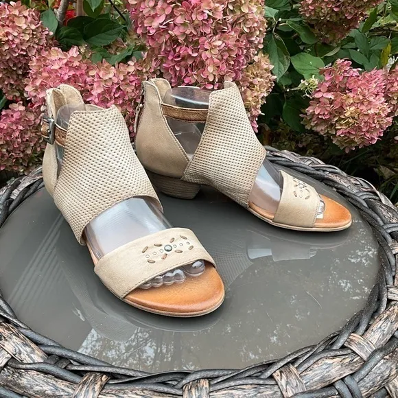 Miz Mooz Leather‎ Cut Out Sandals