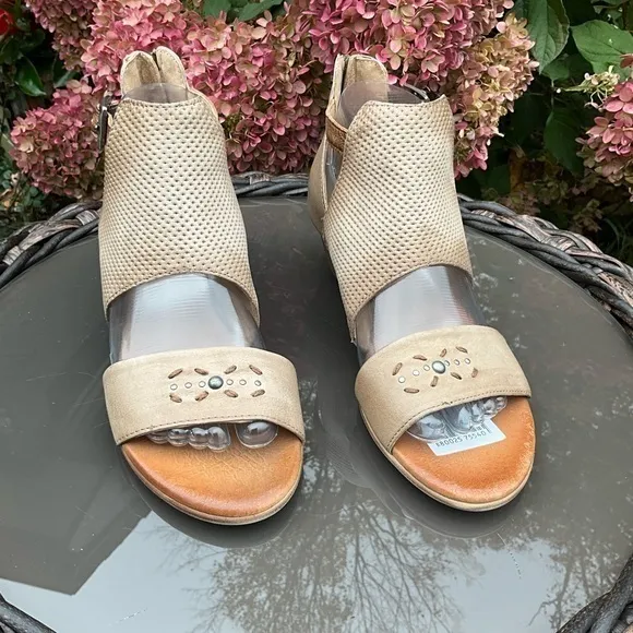 Miz Mooz Leather‎ Cut Out Sandals