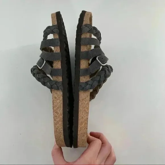 Muk luks womens sandals size 8 gray suede braided boho festival walking