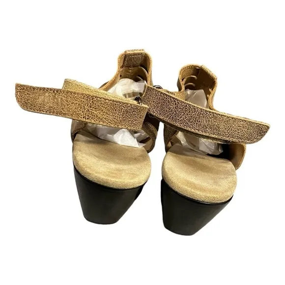 Munro Gold Sparkly Sandals Open Leather 2” Heel Peekaboo Toes Metallic 8W