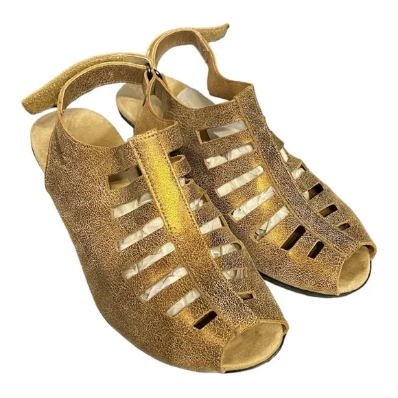 Munro Gold Sparkly Sandals Open Leather 2” Heel Peekaboo Toes Metallic 8W