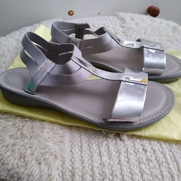 Munroe 7W silver patent leather sandals