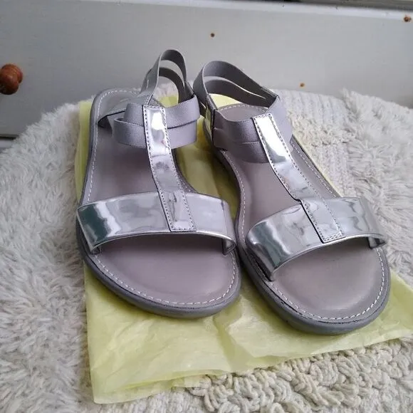 Munroe 7W silver patent leather sandals