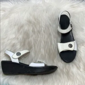 Munro White Leather Walking Sandals Sz 8 Narrow