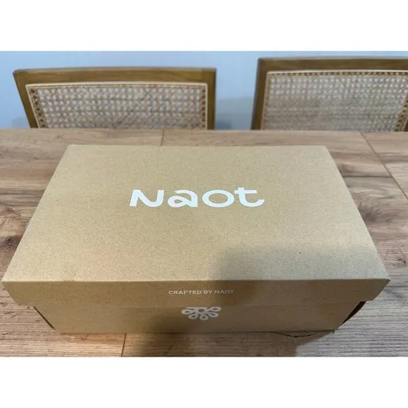 Naot Castelo Sandals Black Soft Leather Size 9 US 40 EU NIB Lightweight Comfy