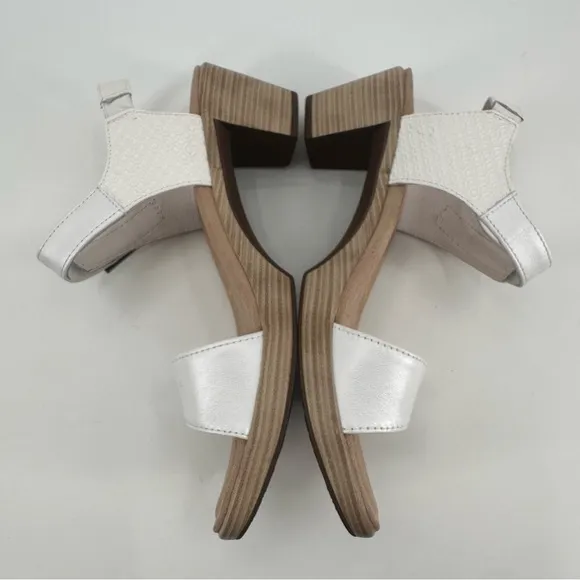 Naot Intact Ankle Strap White Embossed Comfort Sandals Size 40 US 9