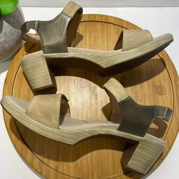 NAOT Intact Bronze Leather Sandal Metallic Ankle Strap Comfy Chunky Heel Size 11