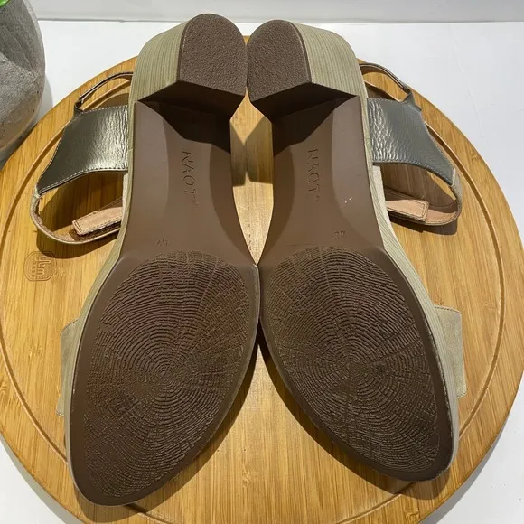 NAOT Intact Bronze Leather Sandal Metallic Ankle Strap Comfy Chunky Heel Size 11