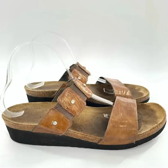 Naot sandals size 11.5 Carmel brown patent leather orthopedic comfort flatforms