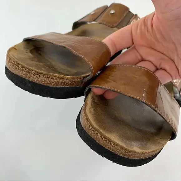 Naot sandals size 11.5 Carmel brown patent leather orthopedic comfort flatforms
