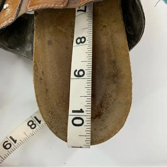 Naot sandals size 11.5 Carmel brown patent leather orthopedic comfort flatforms