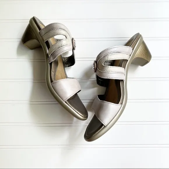 Naot Size 40 Rhinestone Comfort Sandals