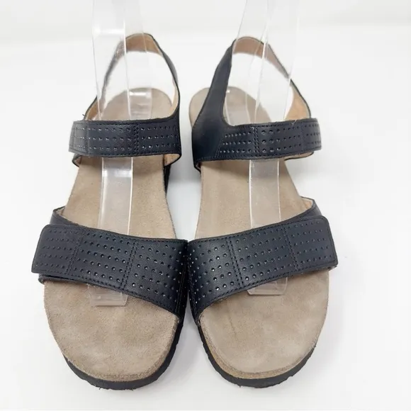 Naot Vivian Leather Sandals