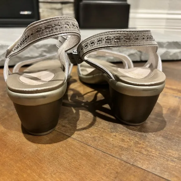 Naot Women Sz 41 US 10-10.5 Idol Silver/Grey/ Gray Stones Leather Heeled Sandals