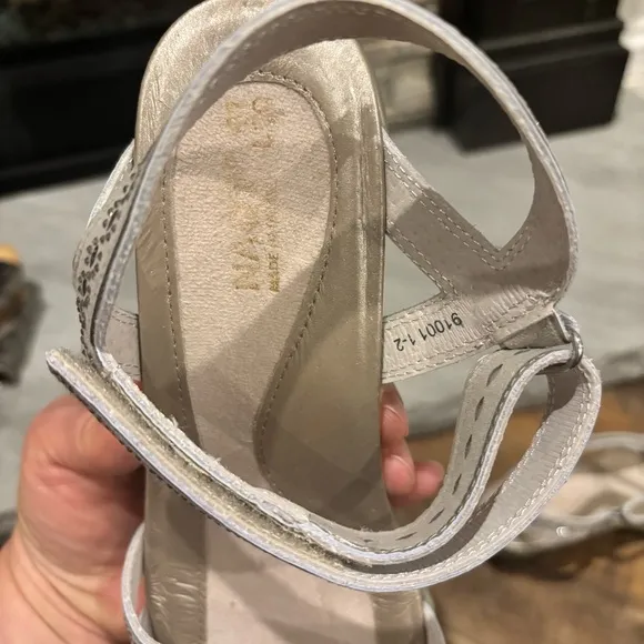 Naot Women Sz 41 US 10-10.5 Idol Silver/Grey/ Gray Stones Leather Heeled Sandals