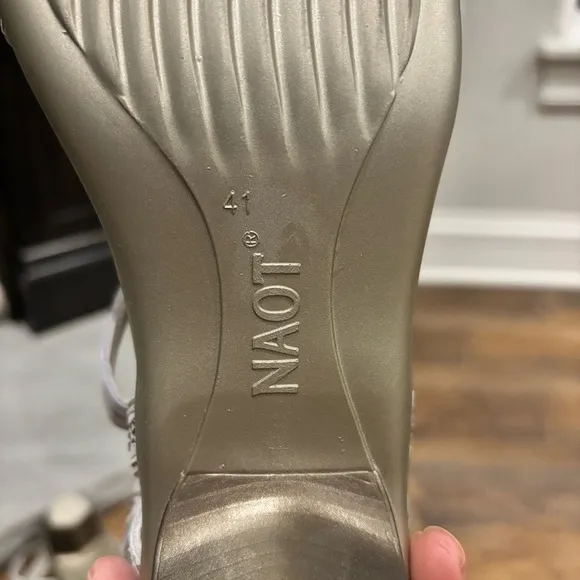 Naot Women Sz 41 US 10-10.5 Idol Silver/Grey/ Gray Stones Leather Heeled Sandals