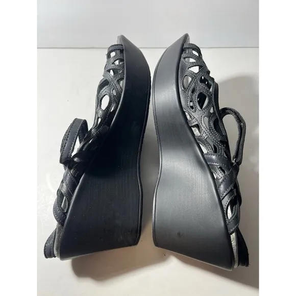 Naot Women's Black Sandals