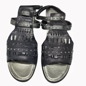 Naot Womens size 8 Black Leather Studded Sandals Size Eu 39