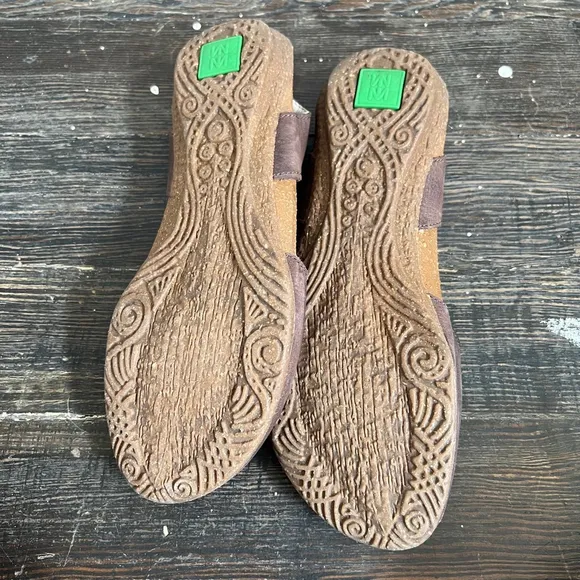 Naturalista Sandals Brown Size 39