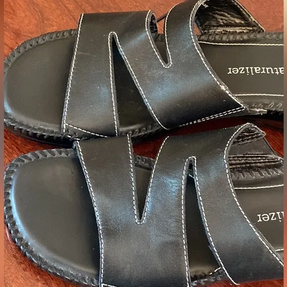Naturalizer Black Cut Out Slip On Sandals Size 7N