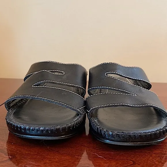 Naturalizer Black Cut Out Slip On Sandals Size 7N
