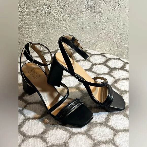 Naturalizer NWOT Women's Black Strappy Sandals: Rizzo size 8.5