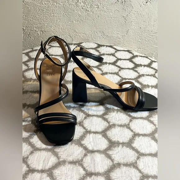 Naturalizer NWOT Women's Black Strappy Sandals: Rizzo size 8.5