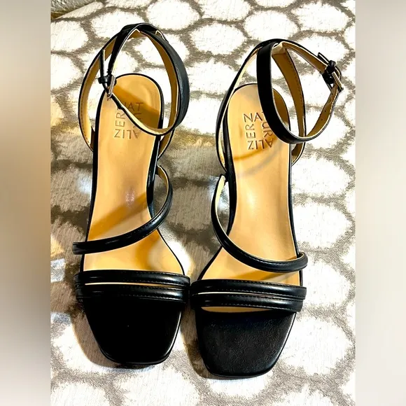 Naturalizer NWOT Women's Black Strappy Sandals: Rizzo size 8.5