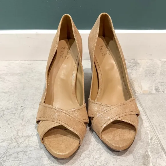 NATURALIZER odetta heels beige gold leather pumps peep toe women’s 12 Wide NEW