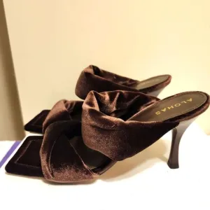 New Alohas for Anthropologie Brown Velvet Puffy Strap Mules Sz.10/40 Ret.$180