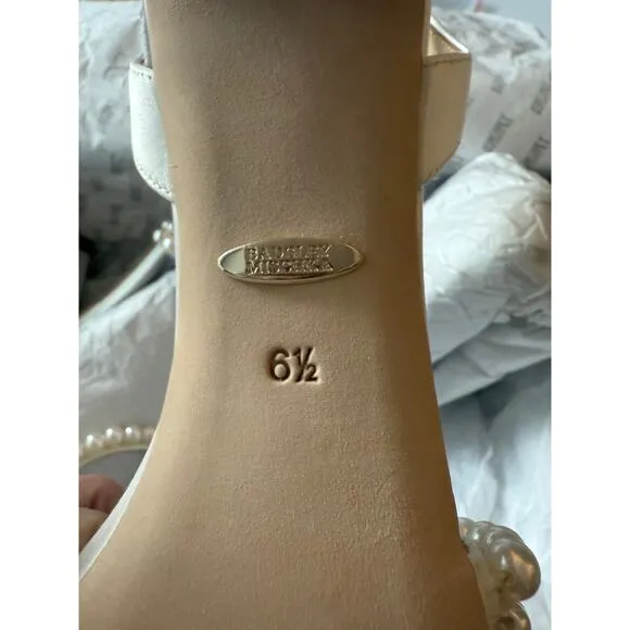 New Badgley Mischka Fiesty Pearl Block Heel White 6.5 Wedding Dressy Ankle Strap