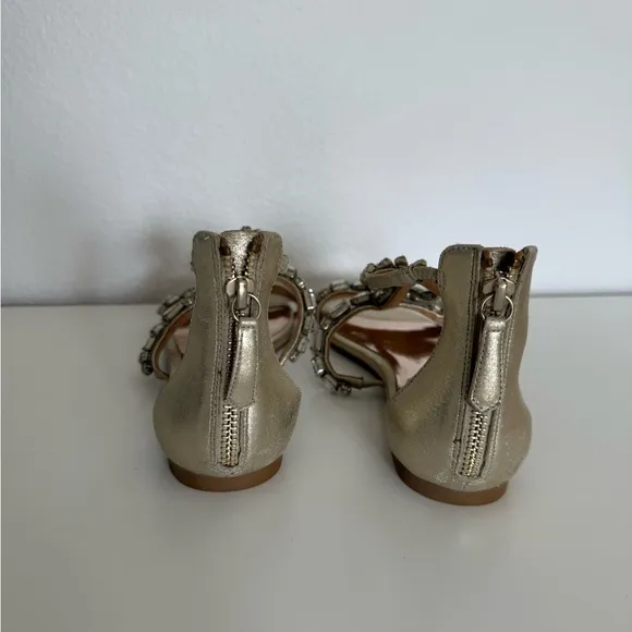 New Badgley Mischka Gold Metallic Leather Crystal Jeweled Flat Sandal