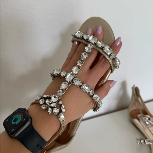 New Badgley Mischka Gold Metallic Leather Crystal Jeweled Flat Sandal