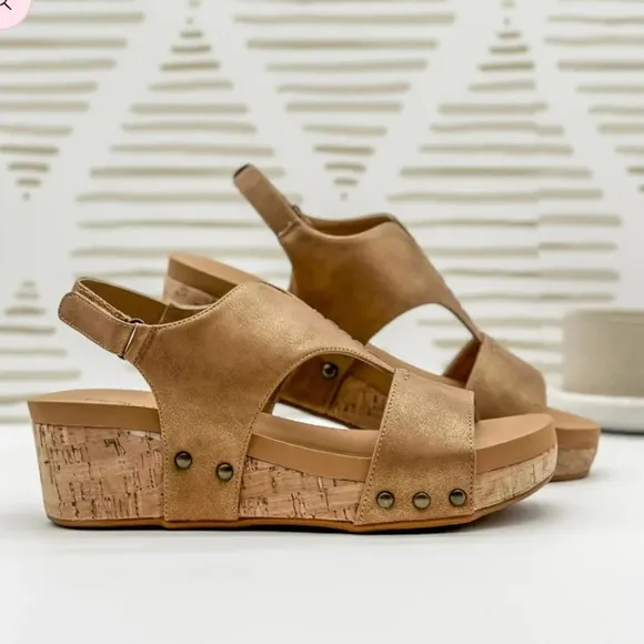 New! Corkys Refreshing Wedge Sandals Brown