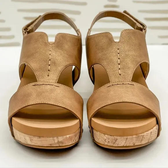 New! Corkys Refreshing Wedge Sandals Brown