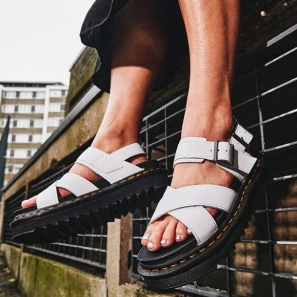 NEW Dr. Martens Women's Avery Hydro Toe Loop Platform Sandals in White size 8