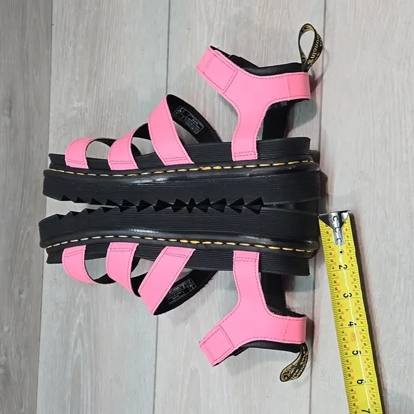 NEW Dr.Martens Womens Blaire HydroAnkle Pink Tractor Platform shoes Sandals sz 9