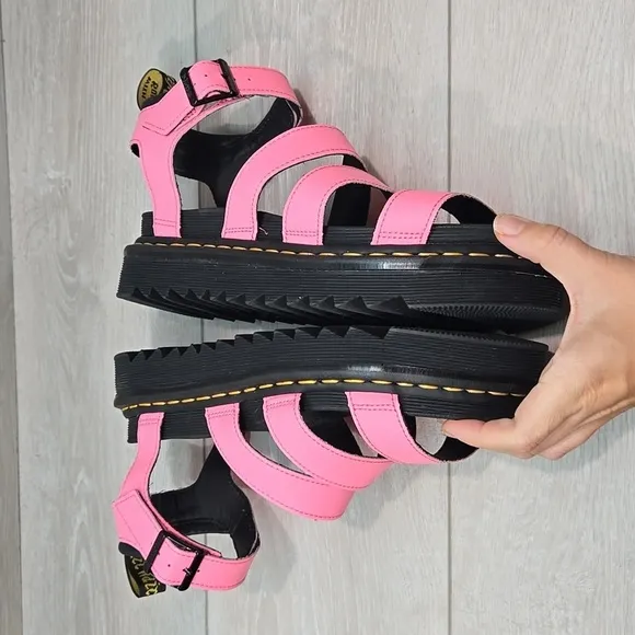 NEW Dr.Martens Womens Blaire HydroAnkle Pink Tractor Platform shoes Sandals sz 9