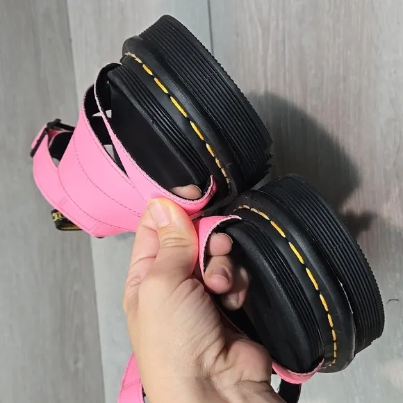 NEW Dr.Martens Womens Blaire HydroAnkle Pink Tractor Platform shoes Sandals sz 9