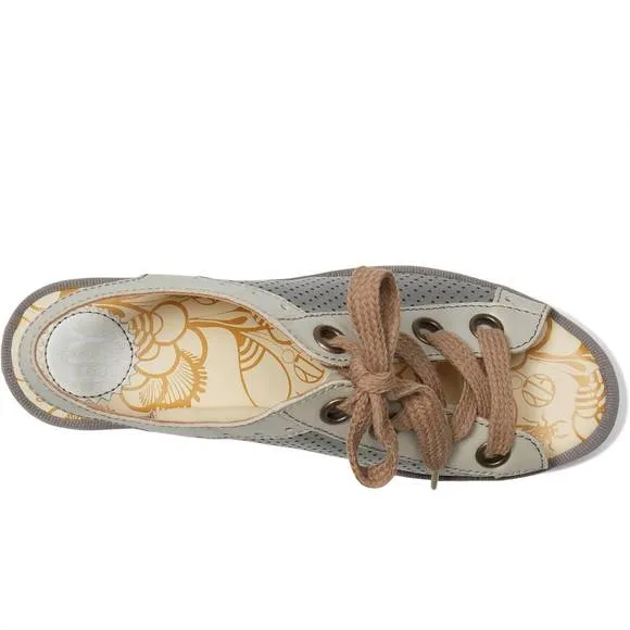 NEW FLY LONDON women's yuta617fly wedge sandal in silver/plomo
