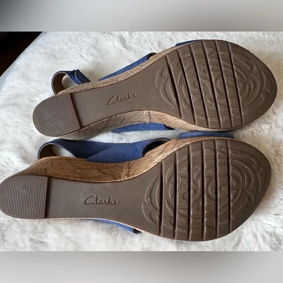 NEW IN BOX Clarks Artisan Caslynn Shae Wedge Comfort Sandal Blue- 7.5