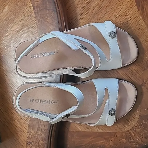 New in box! Romika Jamaika Kombi 36 Womens 5.5 white and silver summer sandals