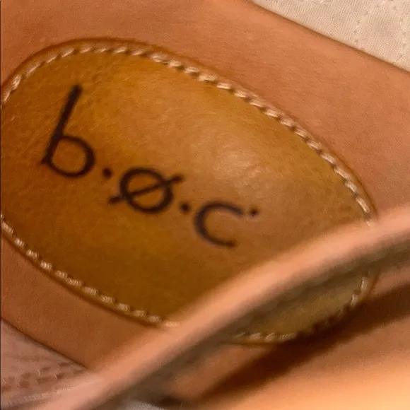 NEW in Box🌻BORN Concept B.O.C. Strappy Tan SANDALS🤎Size 9