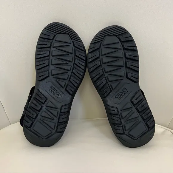 New in the box Teva Hurricane XLT2 women walking outdoors sandals size various
