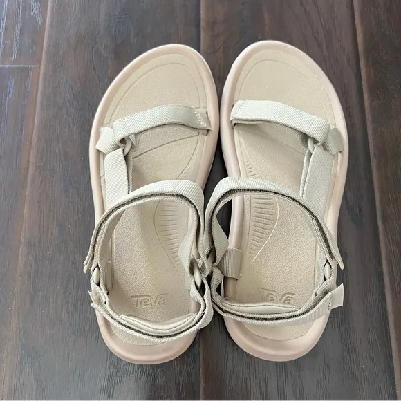 New in the box Teva WOMEN W HURRICANE XLT2  SSME walking sandals size 5 6 7 8