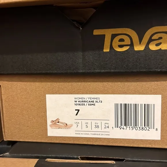 New in the box Teva WOMEN W HURRICANE XLT2  SSME walking sandals size 5 6 7 8